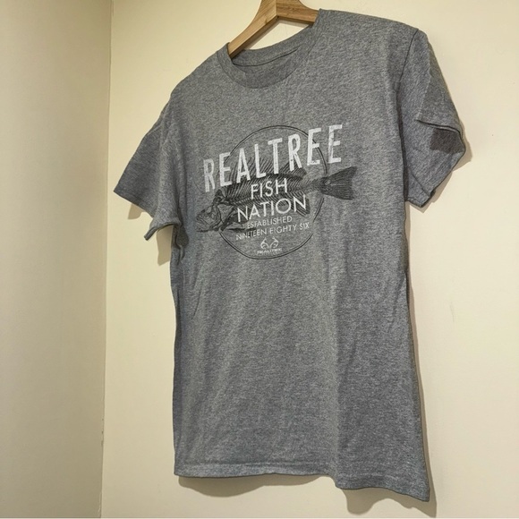Men’s RealTree Brand Grey Colour Fishing Fish Graphic Casual T-Shirt Size: M - Picture 7 of 14